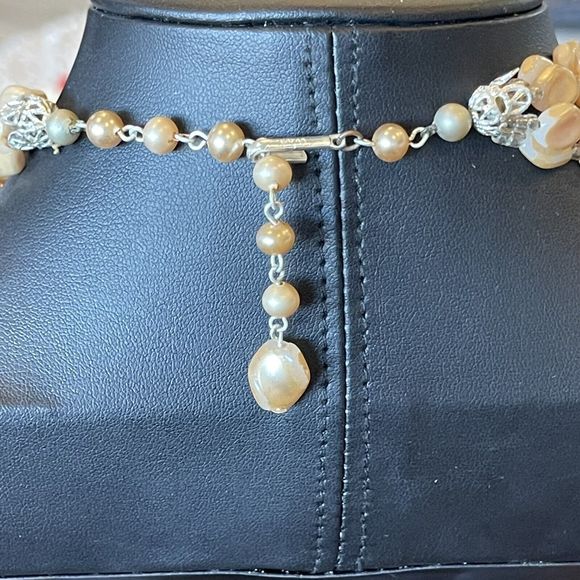Triple 3 Three Strand Vintage Signed Japan Neutral Color Glass Beaded Necklace - Picture 5 of 5